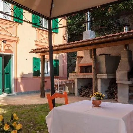 فندق مبيت وإفطار La Brigna Il Bosco Sul Mare جنوة